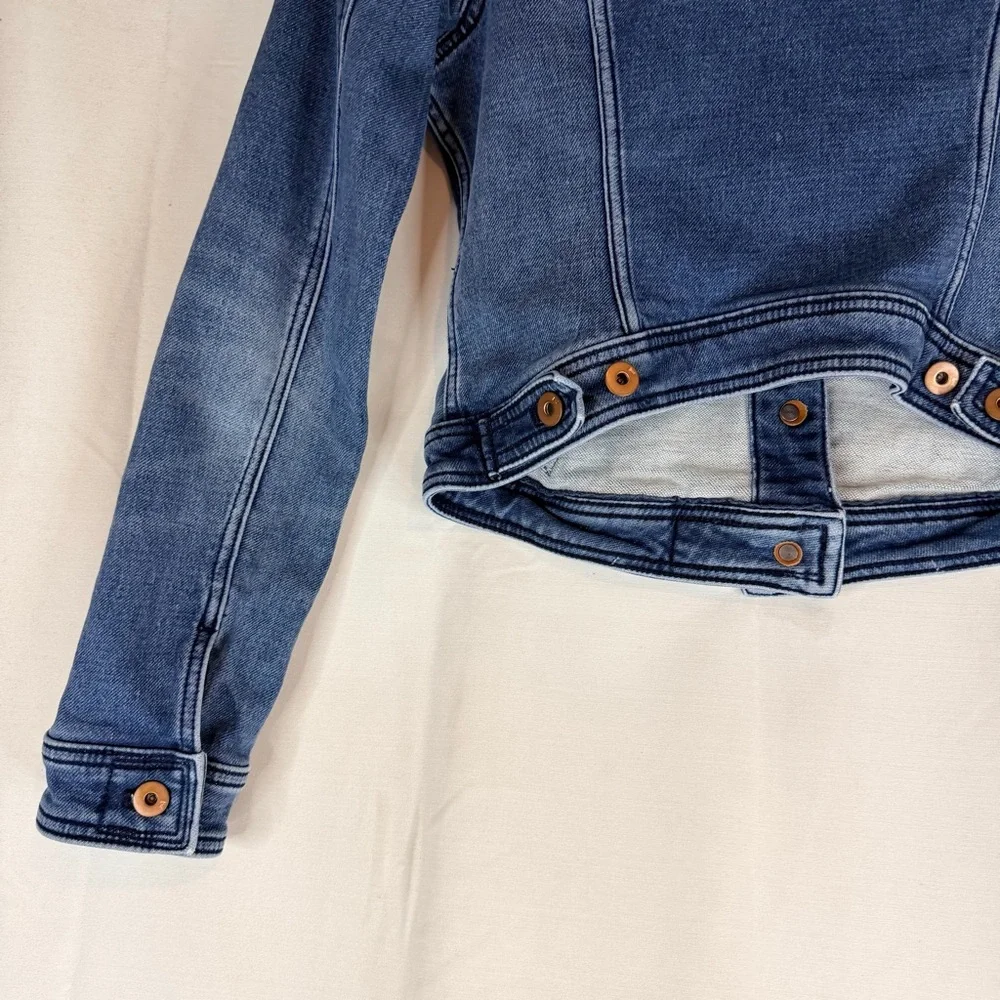 PILCRO ANTHROPOLOGIE Women’s Size M Jacket Denim Jean Trucker Style Stretch Coat